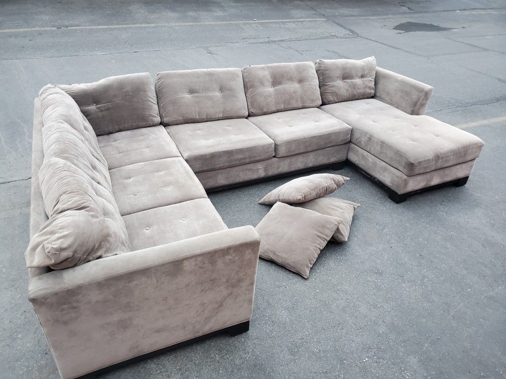 Sectional Couch With Delivery