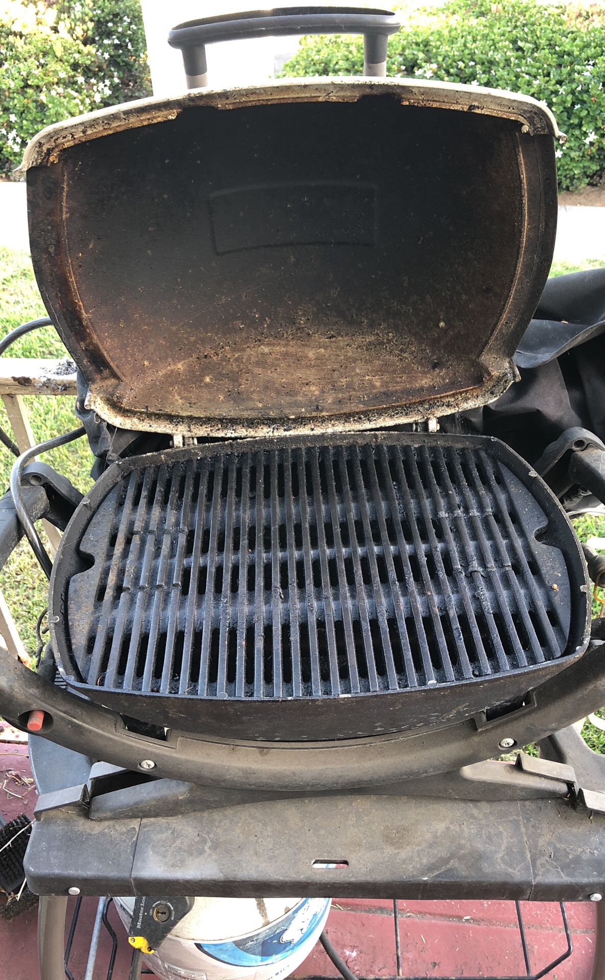 BBQ grill Q100 w/ stand and propane tank for in Diego, CA - OfferUp