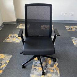 16 Office Chairs Never Used Thumbnail