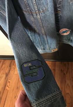 Vintage jean jacket Thumbnail