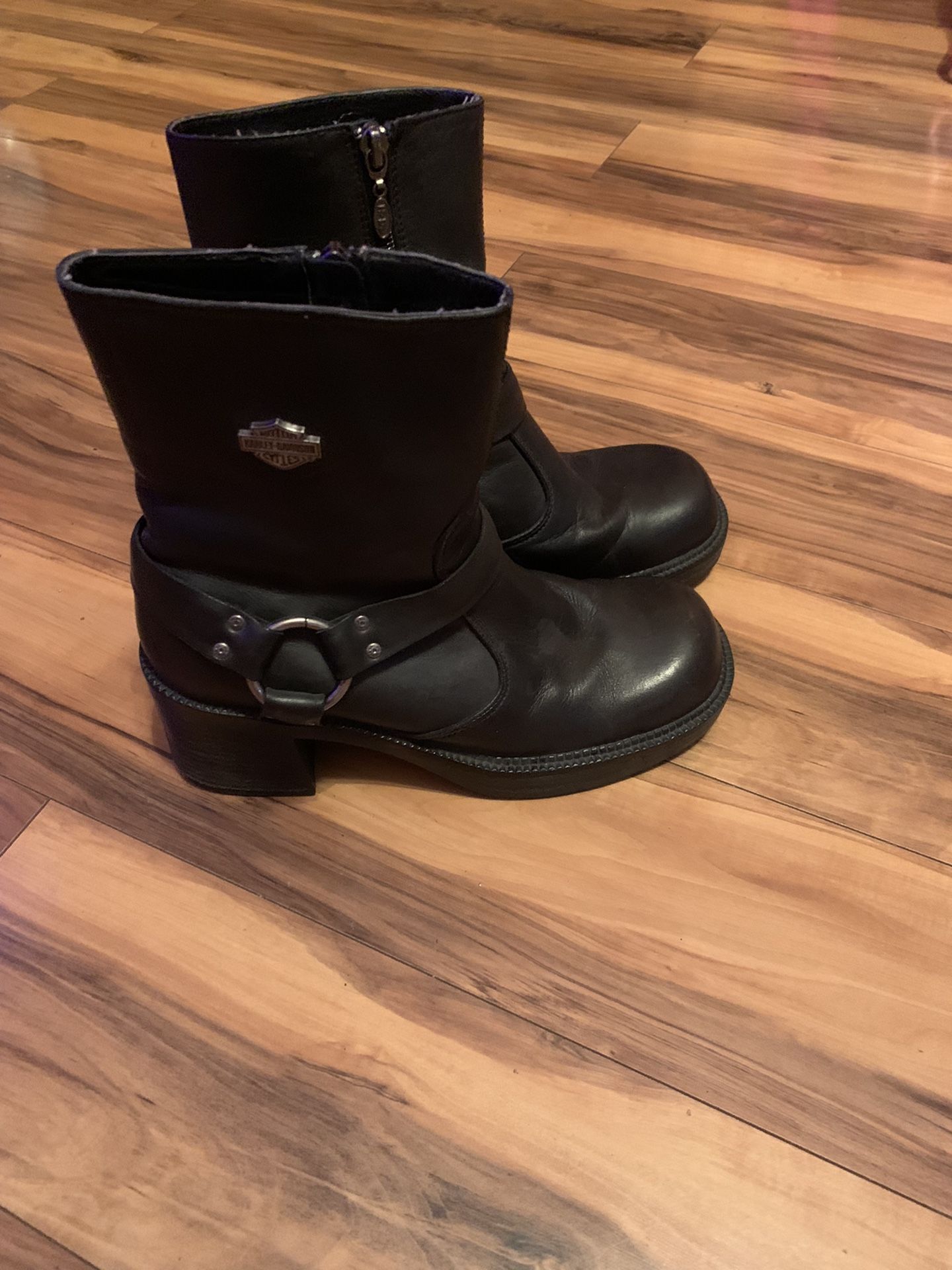 Ladies Size 8 1/2 Harley Davison boots