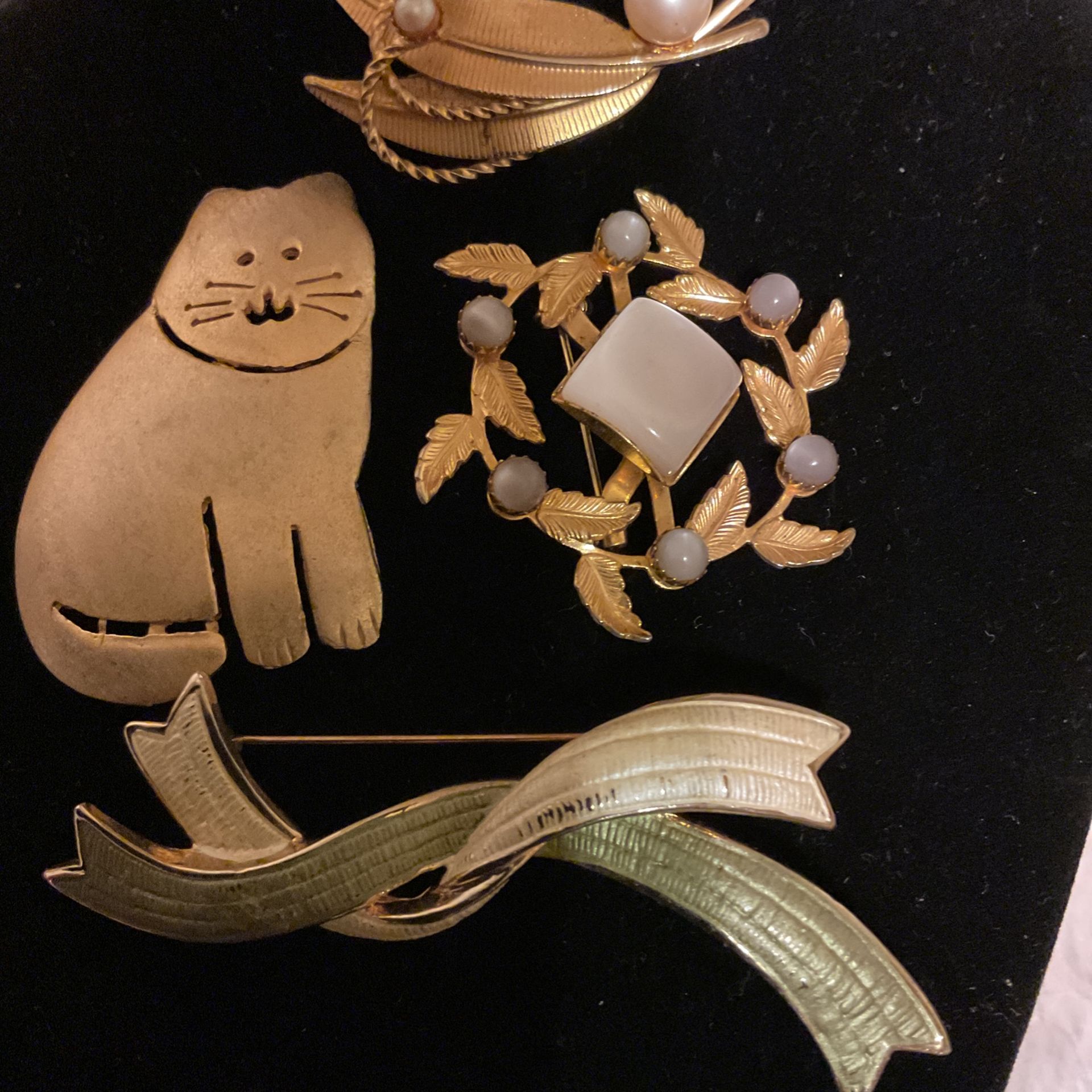 4 Vintage Goldtone Brooches