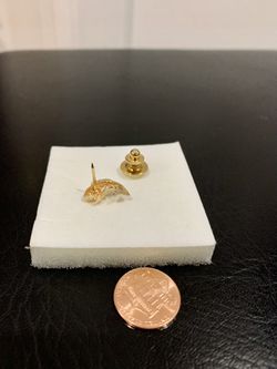 14K yellow gold fish shaped diamonds pin brooch  In excellent condition  Marked 14K Thumbnail