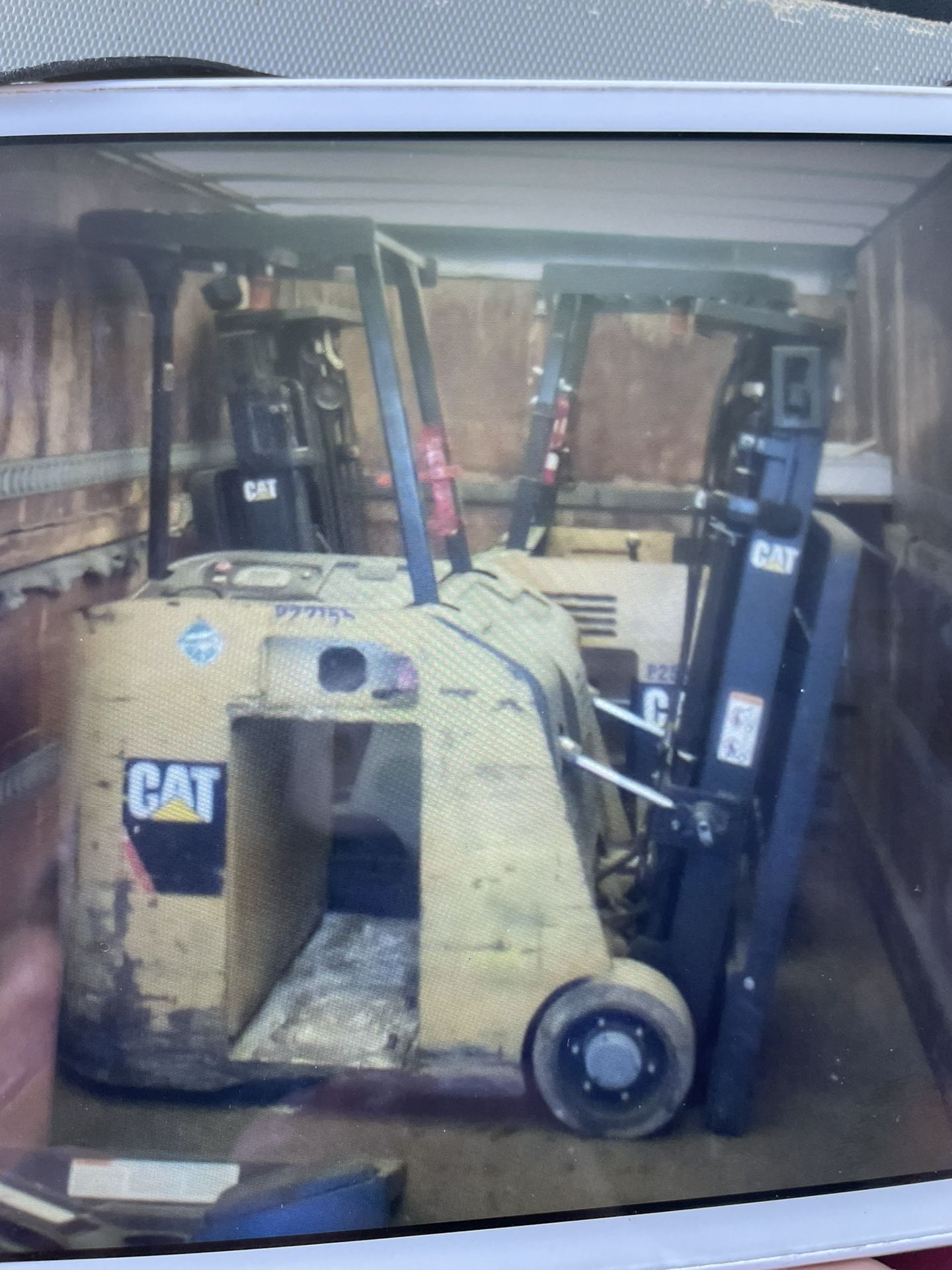 3 CATERPILLAR ELECTRC FORKLIFT GROUP