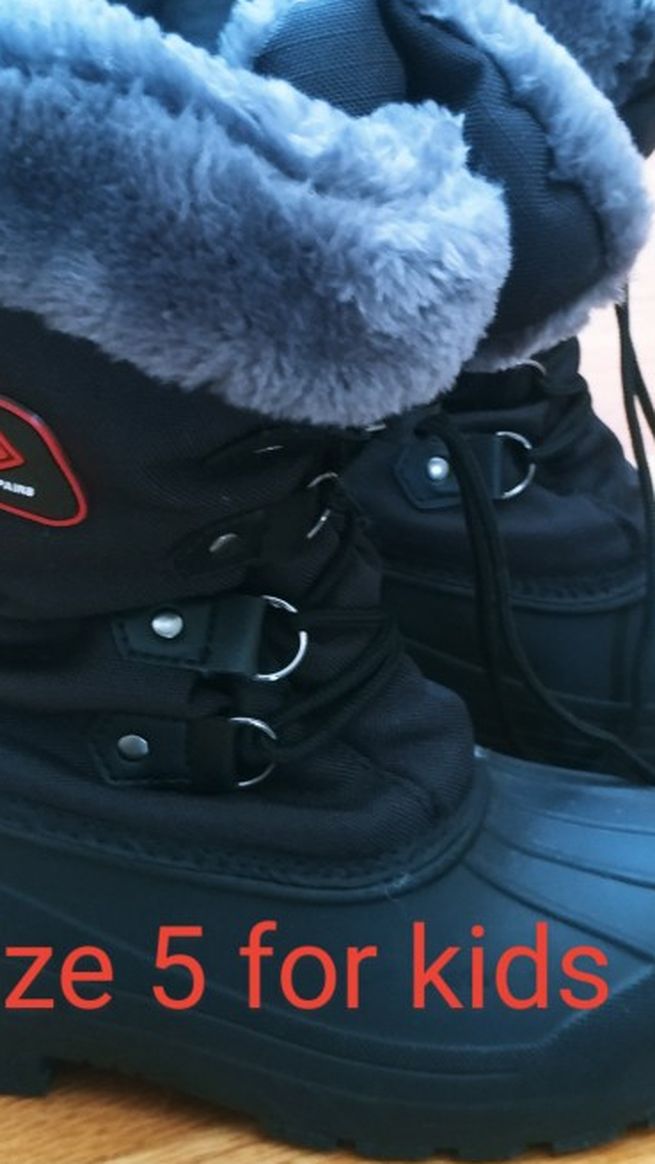 Kids Snow Boots Size 5