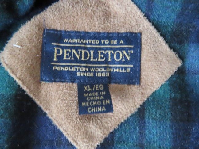 Pendleton Mens Zippered Fleece Jacket Plaid Accents Deep Pile Sherpa tartan