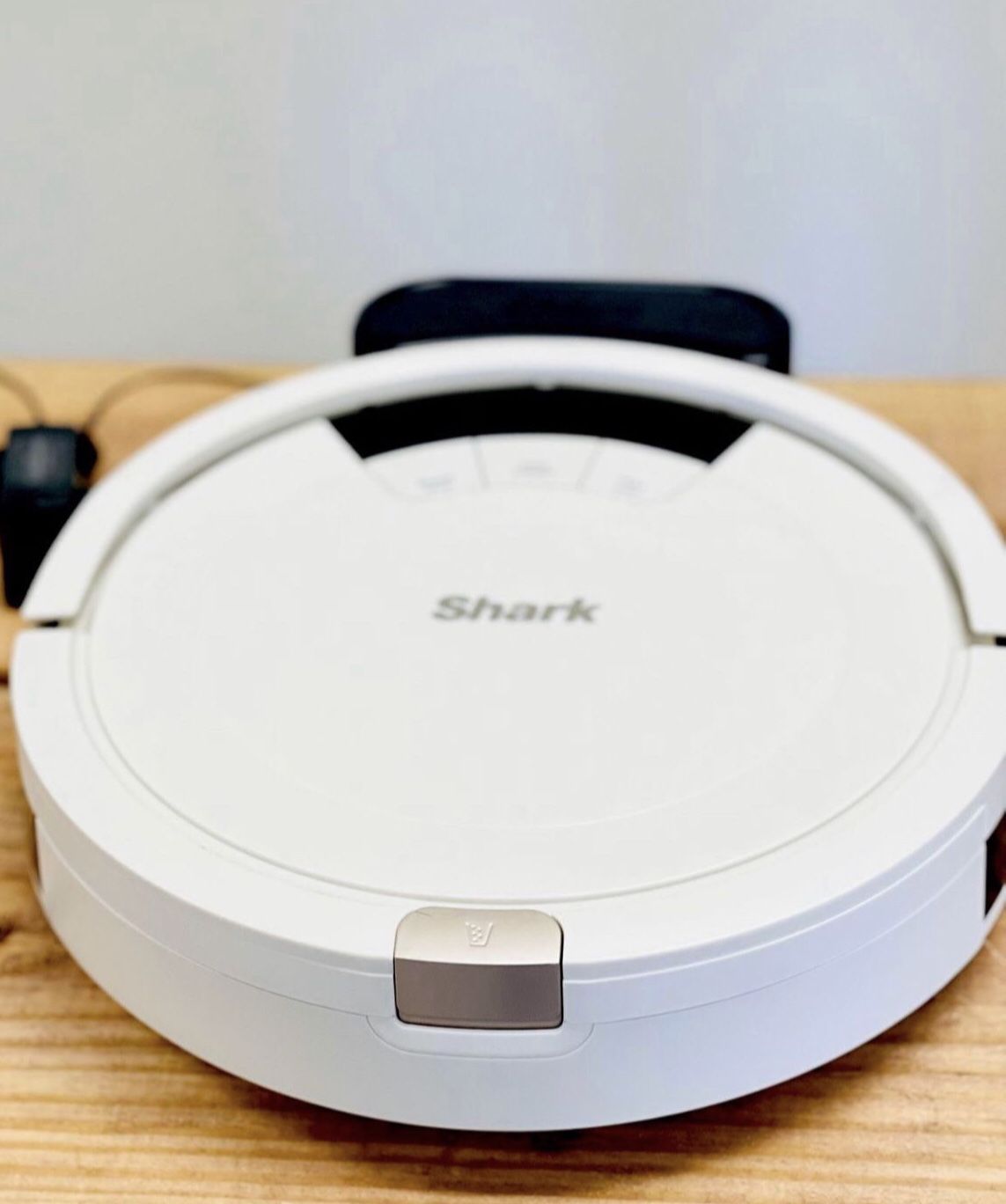 Shark AV752 ION Robot Vacuum, with Tri-Brush System, Wi-Fi Connected, 120min Runtime, Works with Alexa