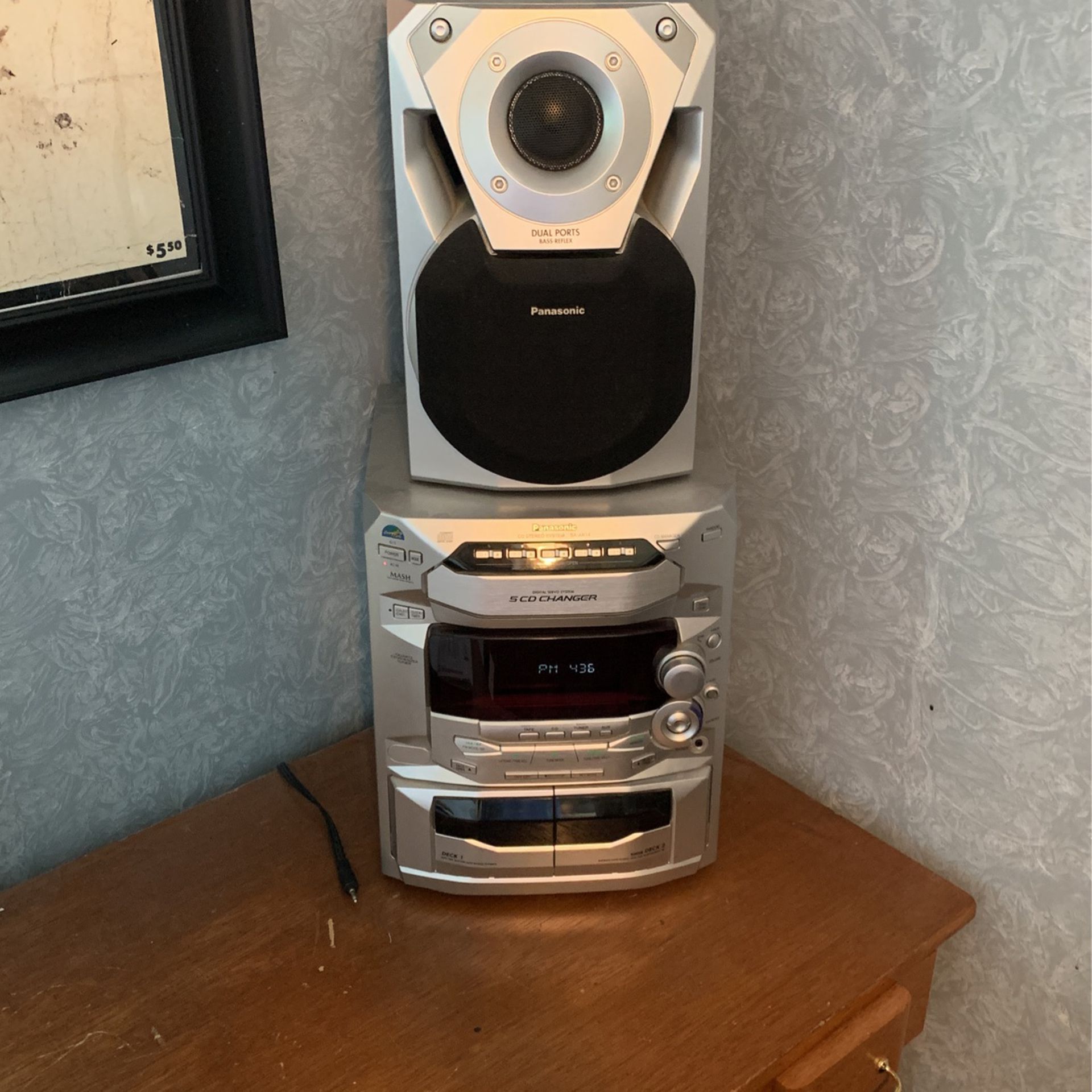 Stereo System with speakers