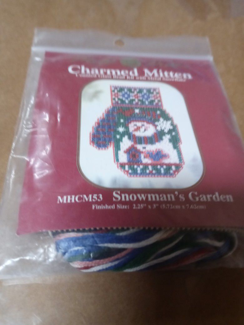 Mill Hill Kits Set Of 4 Charmed Mitten And Winter Holiday Collection Needlework Kits