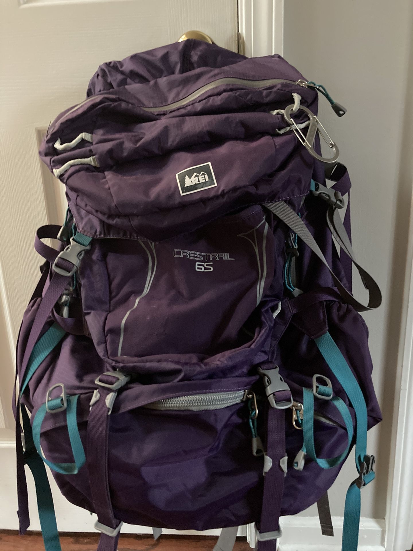 Women’s Purple REI Crestrail 65 Liter Back Pack For BackCountry Hiking