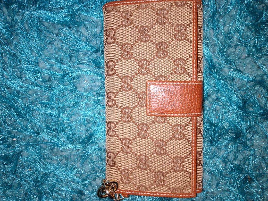 VINTAGE GUCCI WALLET