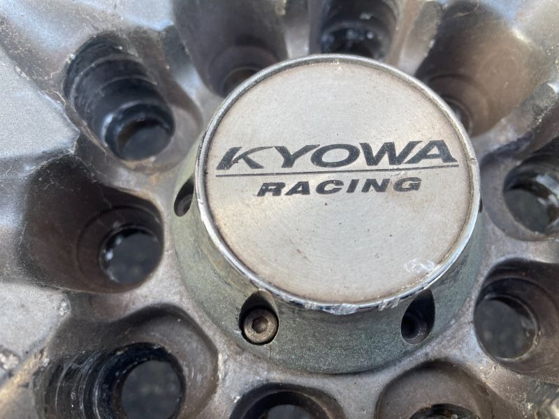 18 inch Kyowa Racing rims. 5 on 115mm or 5 on 100mm one cracked - T02395