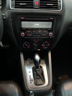 2014 Volkswagen Jetta Sedan Thumbnail
