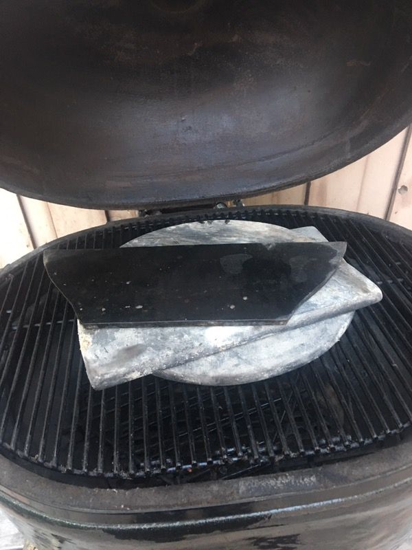 Primo oval XL Kamado smoker grill