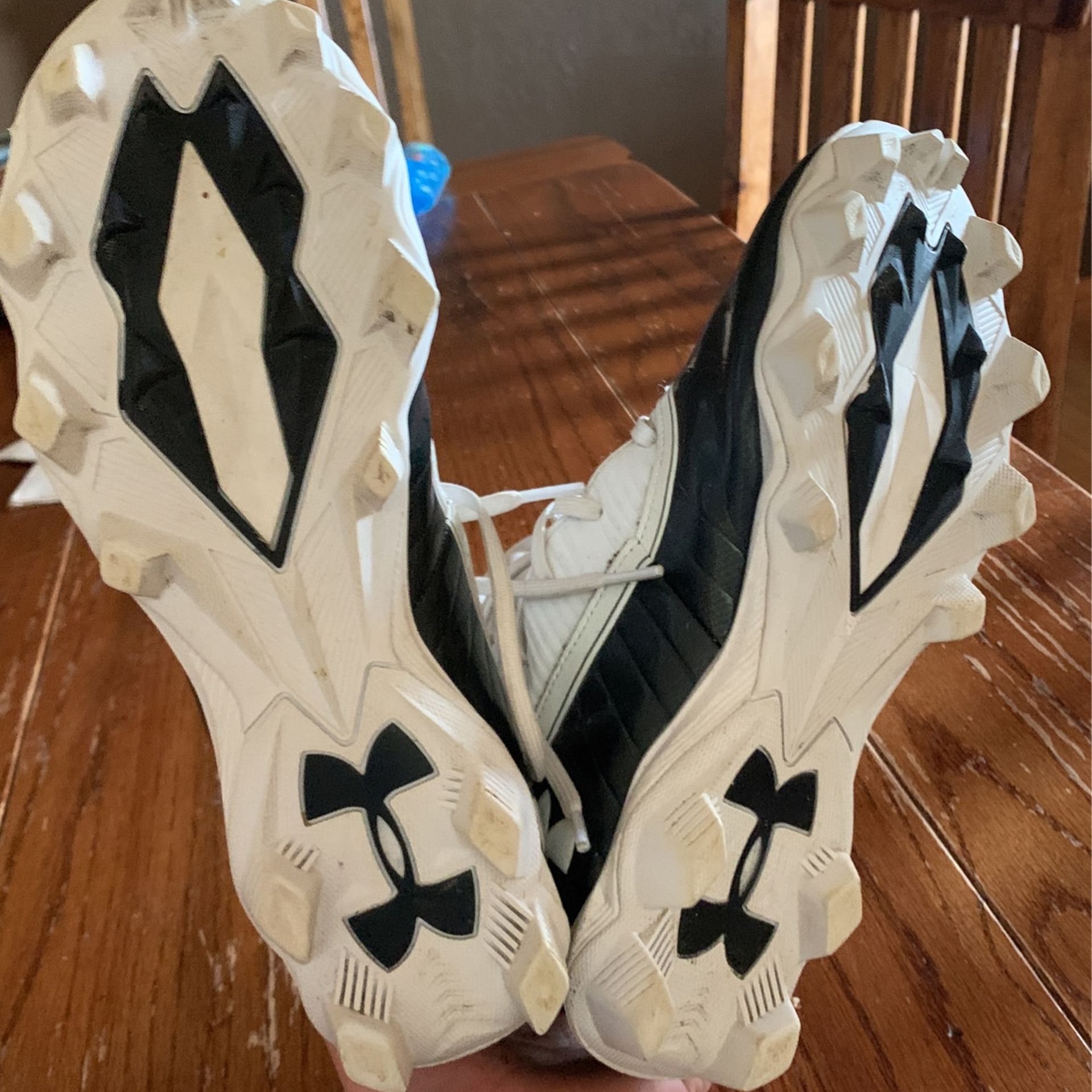 Under Armor Football Cleats Size 6.5