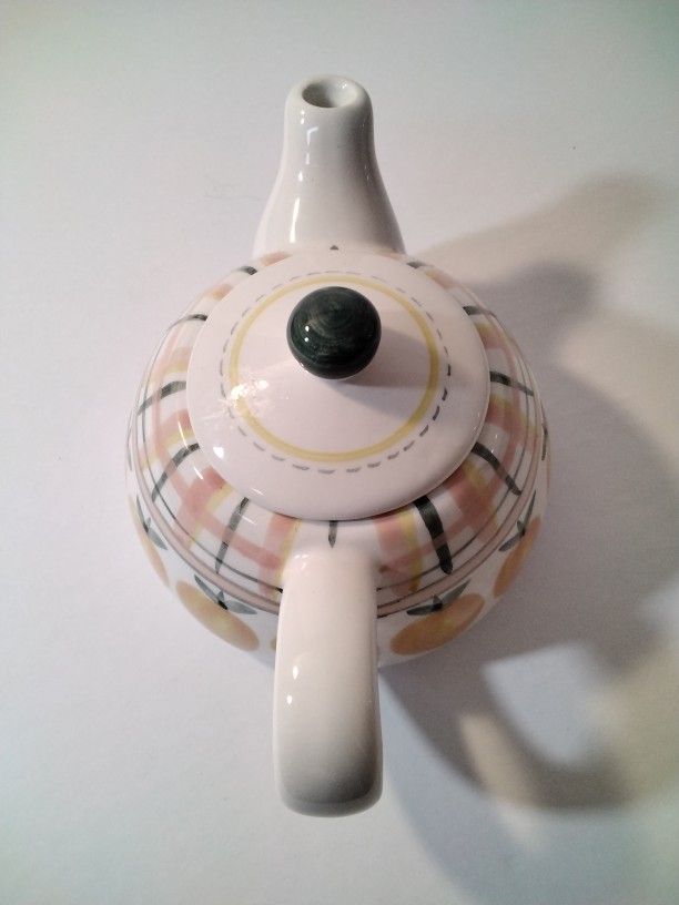 Very Cute Tea Pot .
