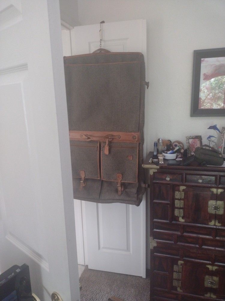 Hartmann Walnut Tweed 42 Inch Garmet Bag