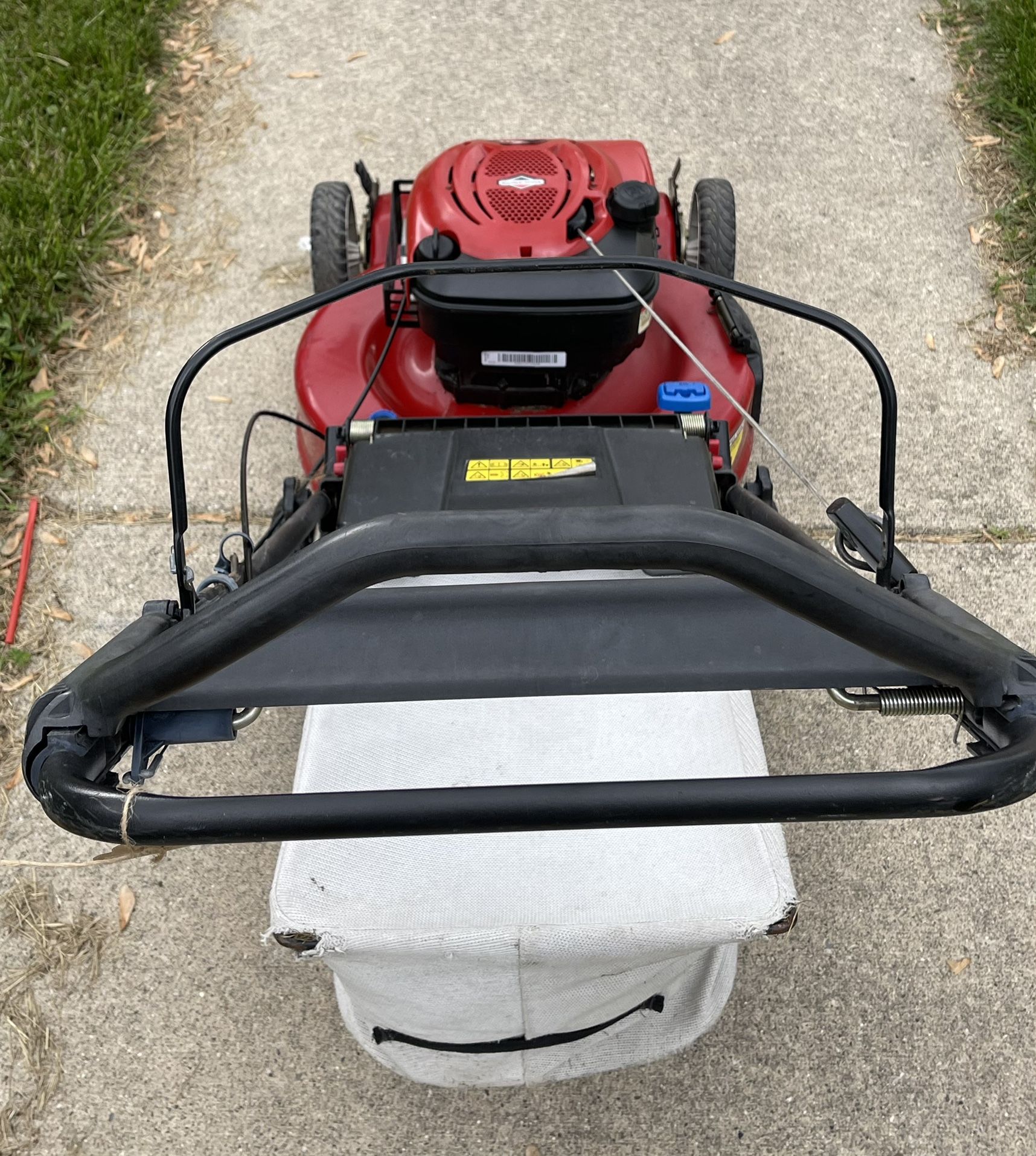 Toro Recycler 22 Self Propelled/Personal Pace Lawn Mower w 6.75hp Briggs & Stratton Motor w Bag