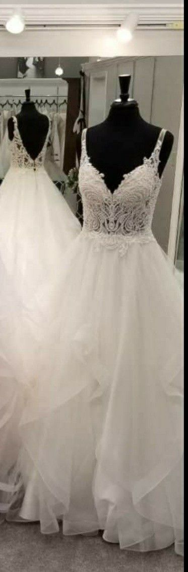Wedding Dress - Never Worn / No Alterations