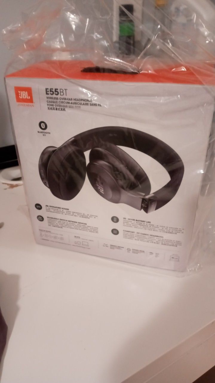JBL Wireless Headphones E55BT