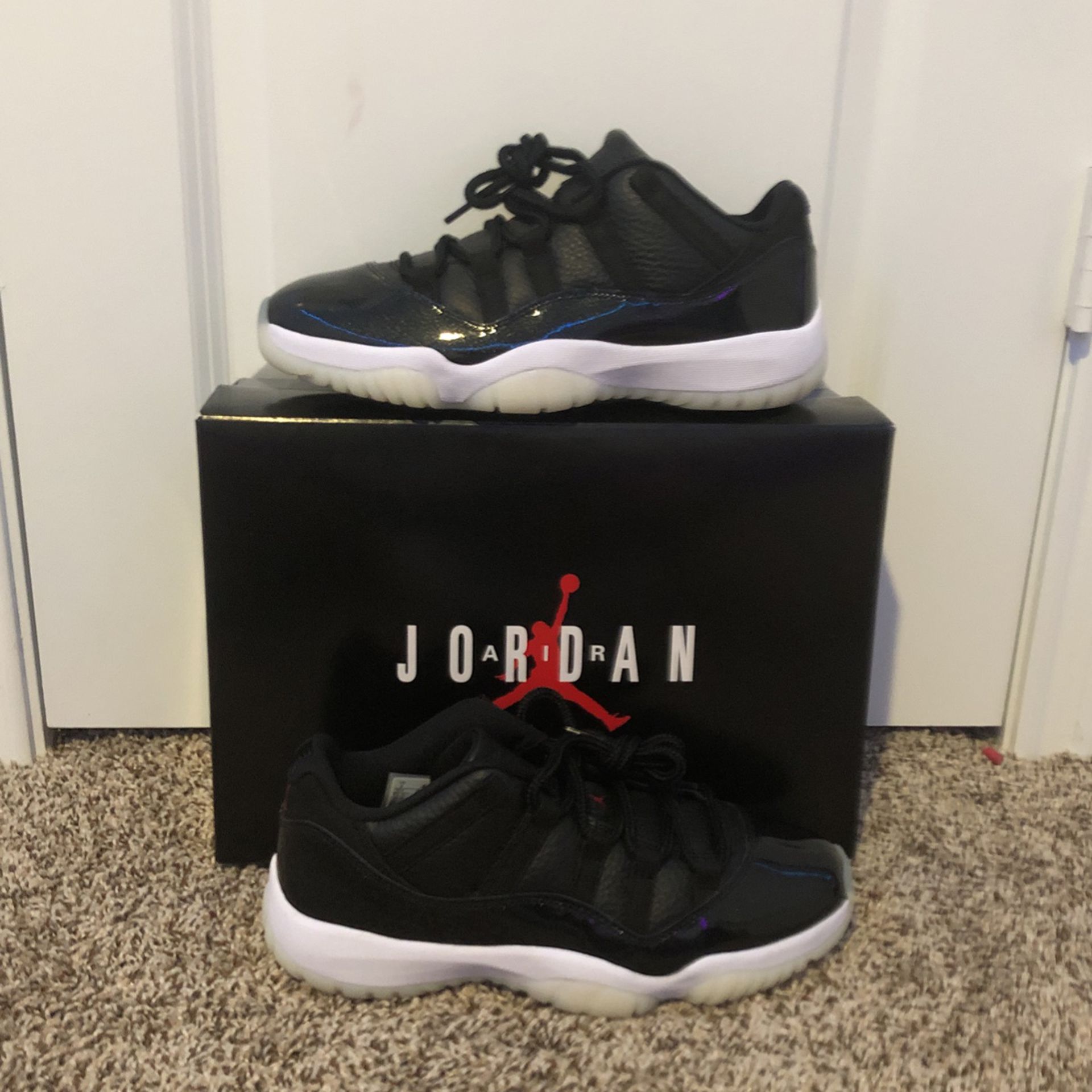 Jordan 11 Low 72-10 Size 9