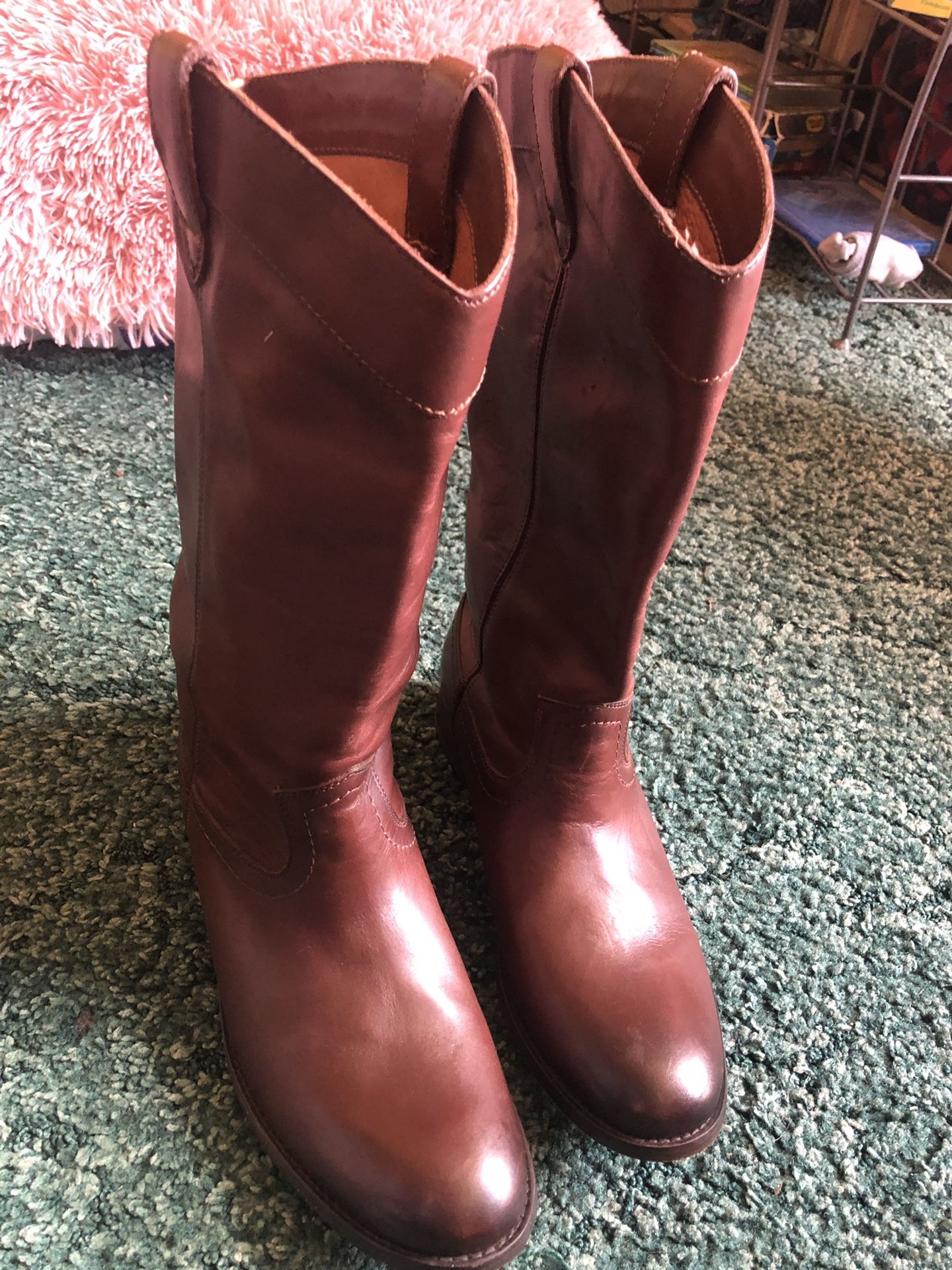 Frye’s
