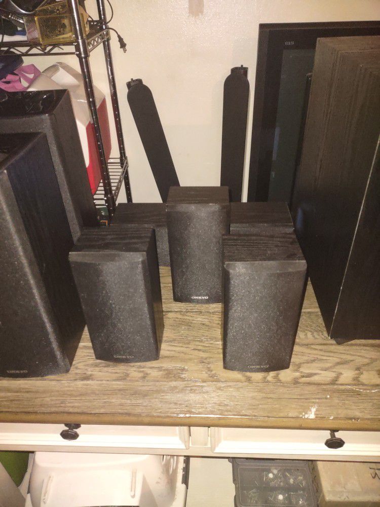 Onkyo Speaker System 7 Speakers In Total