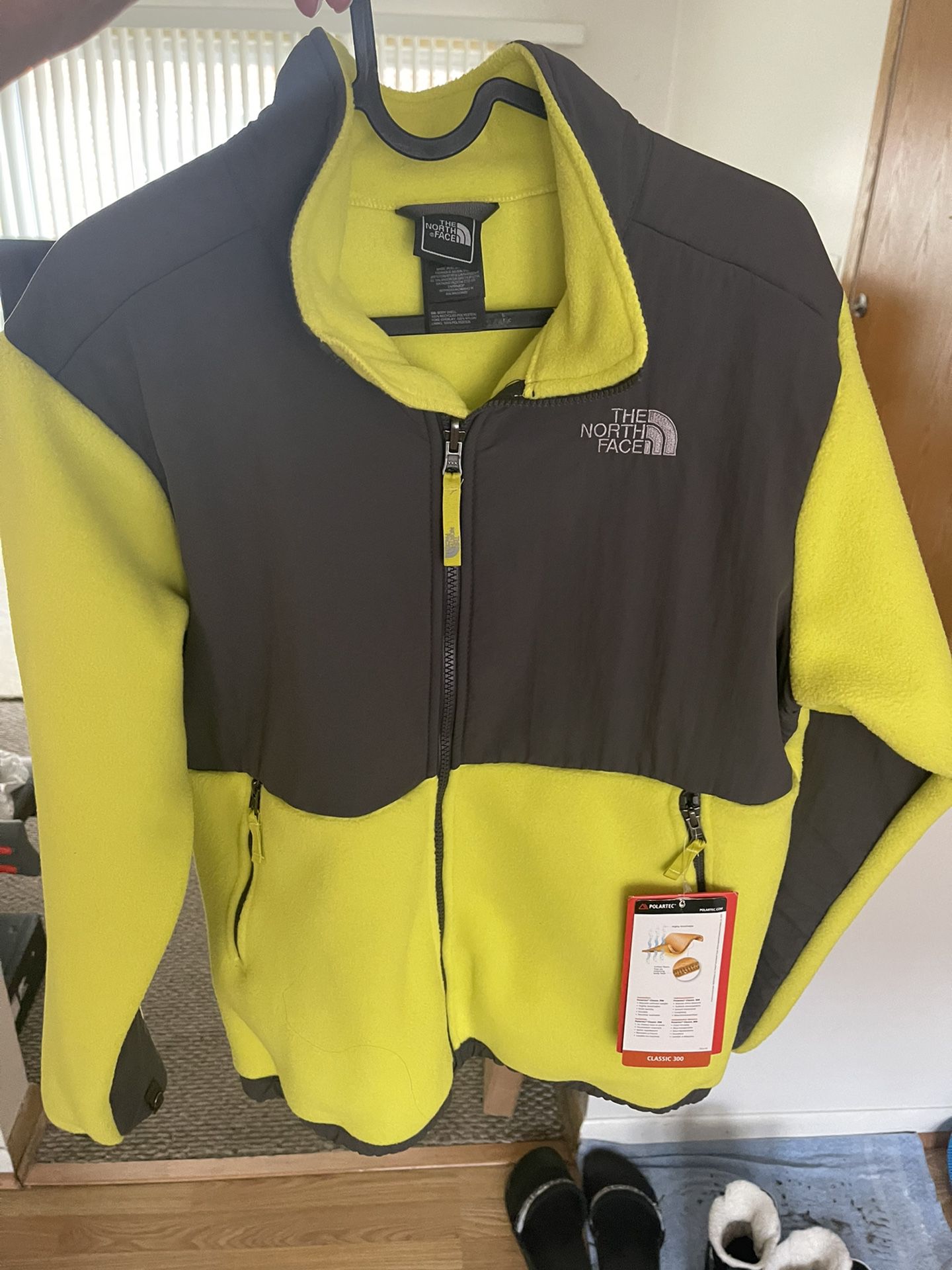 Very Very Fleece Watm North Face Womens M Size Jacket
