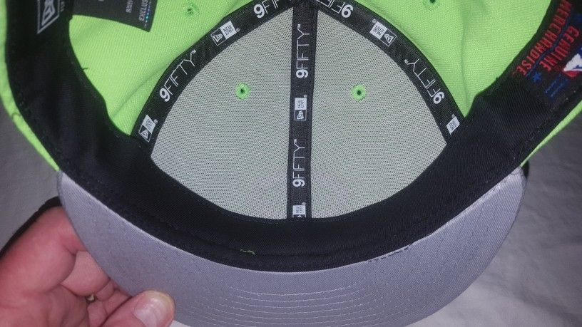 Cincinnati Reds New Era 9fifty Hat Snapback Size Medium / Large Neon Green