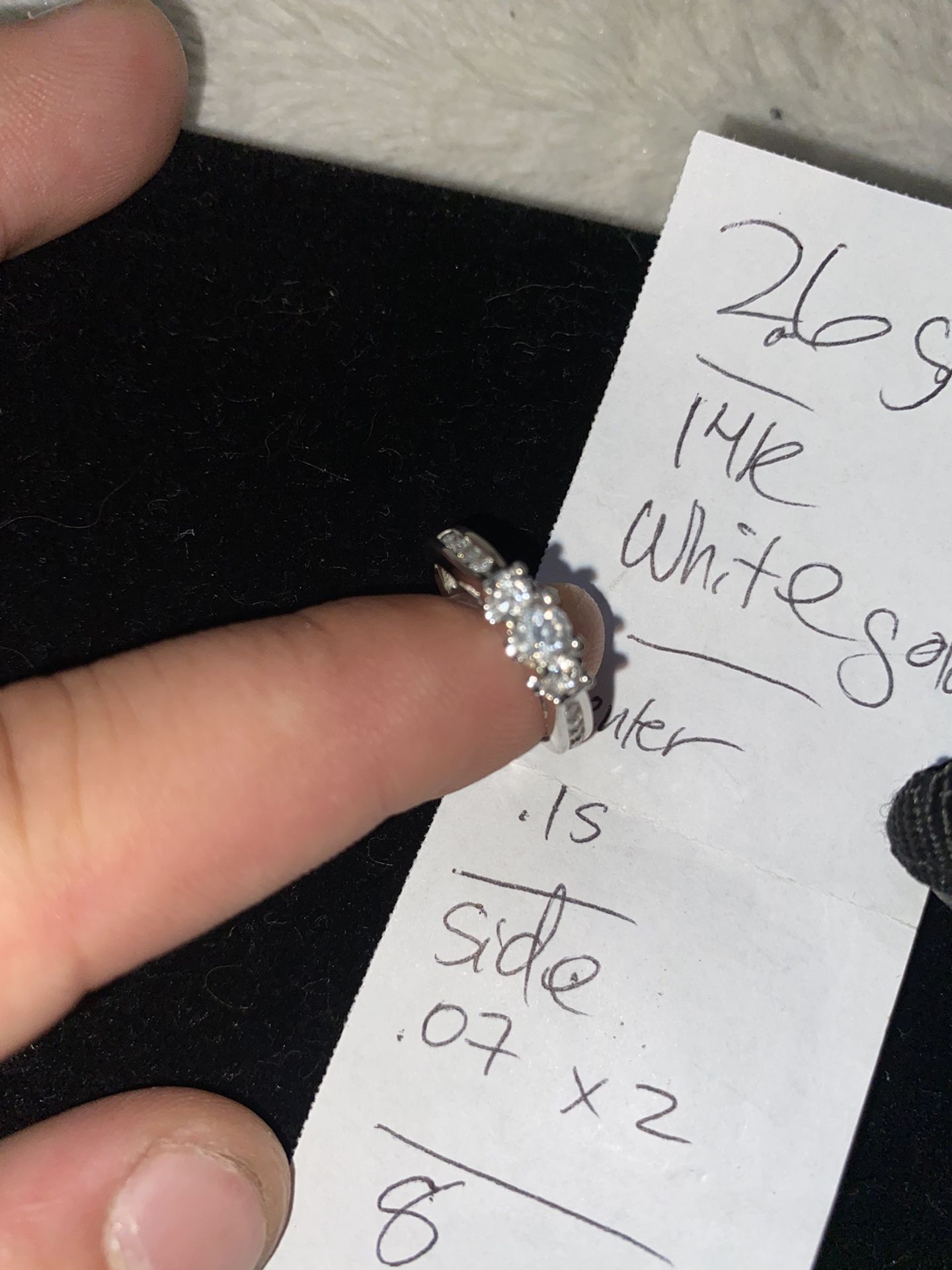 2.6 gram of white gold .46 karot diamond