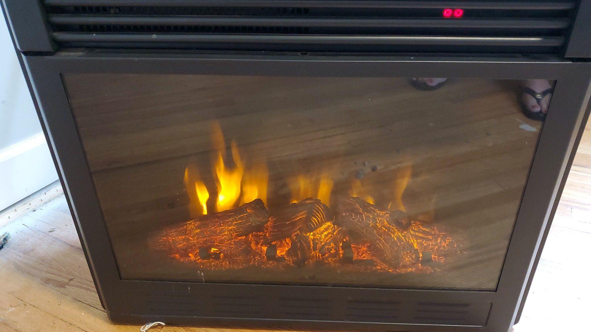 Electric fireplace insert w heat