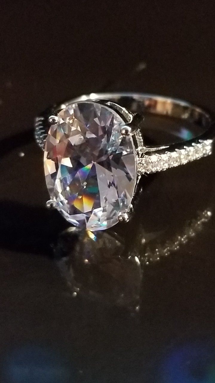 Gorgeous Oval cut Women's Wedding Engagement Promises Ring Size 7