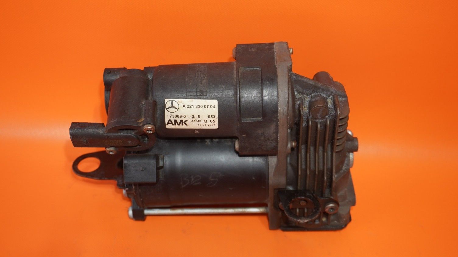 MERCEDES BENZ S550 AIR COMPRESSOR SUSPENSION 2007 2008 2009 2010 A2213200704
