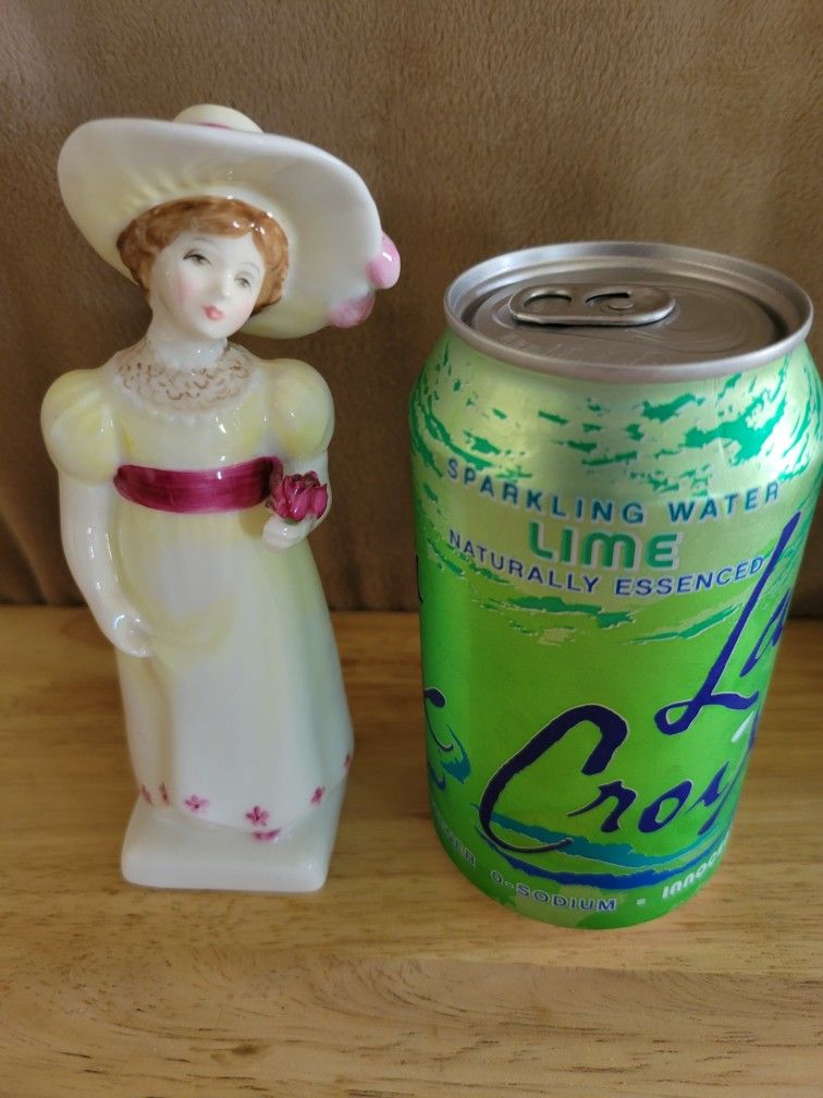 Royal Doulton porcelain figurine "Lori" Kate Greenaway flowers ribbon hat MINT
