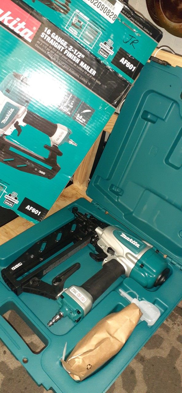 MAKITA PNEUMATIC 16 GAUGE,2-1/2"STRAIGHT FINISH NAILER