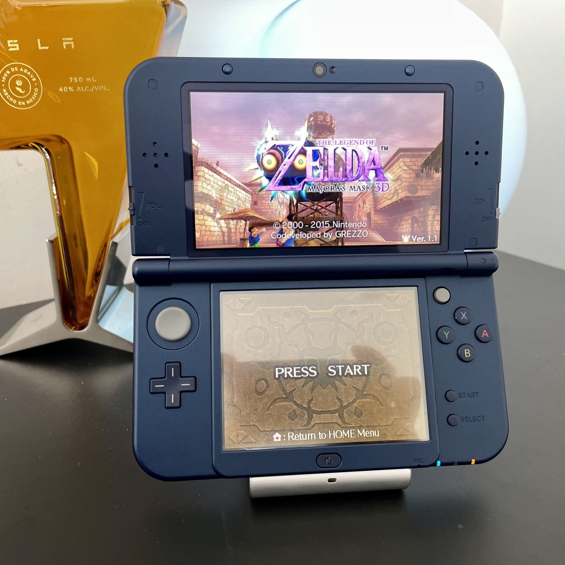 New Nintendo 3DS Metallic Blue W/ 128gb of Games