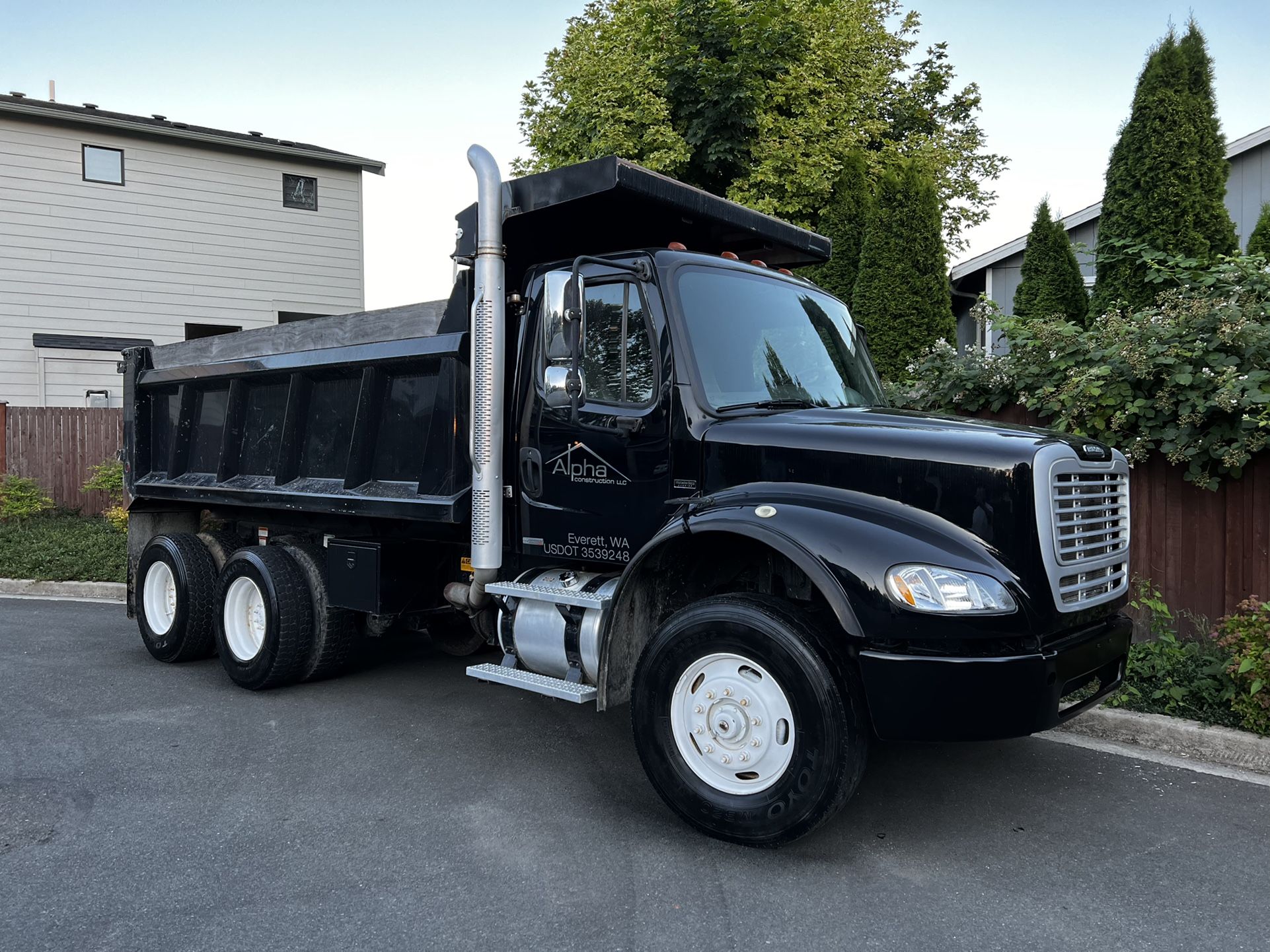 2009 Freightliner M2 - Dump Truck