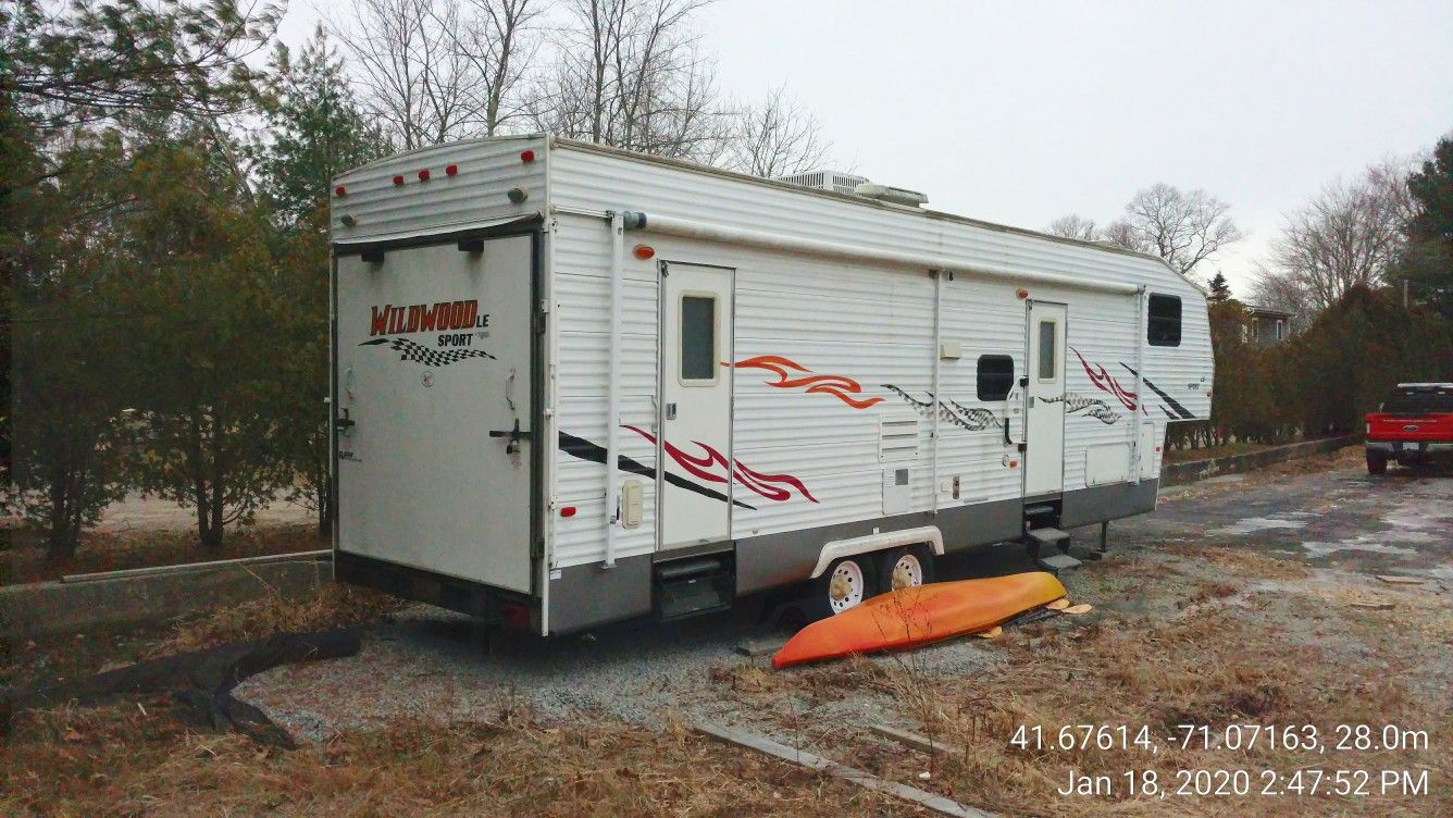 Wildwood toy hauler 32 foot
