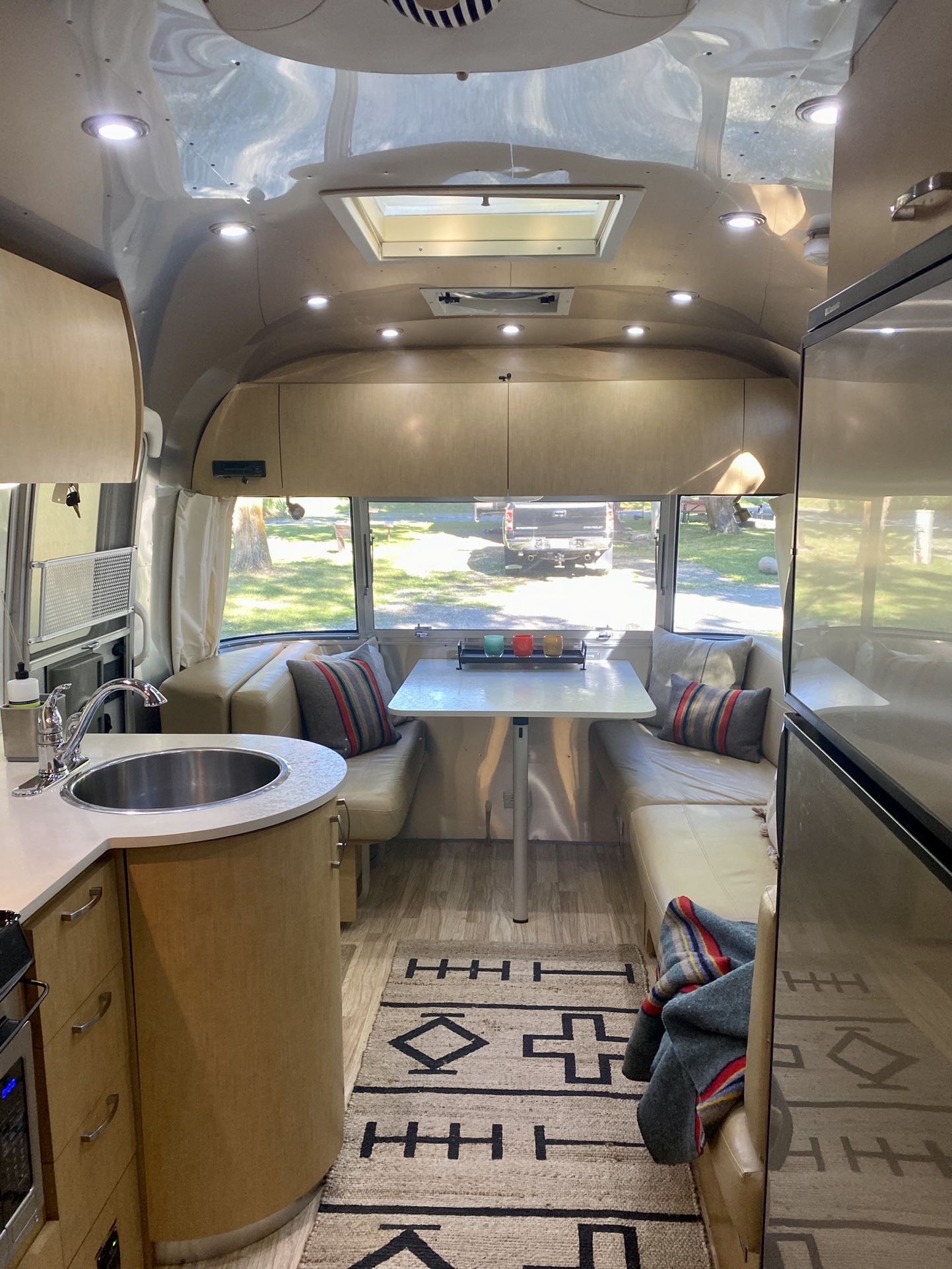 2014 Airstream Flying Cloud 25 RB