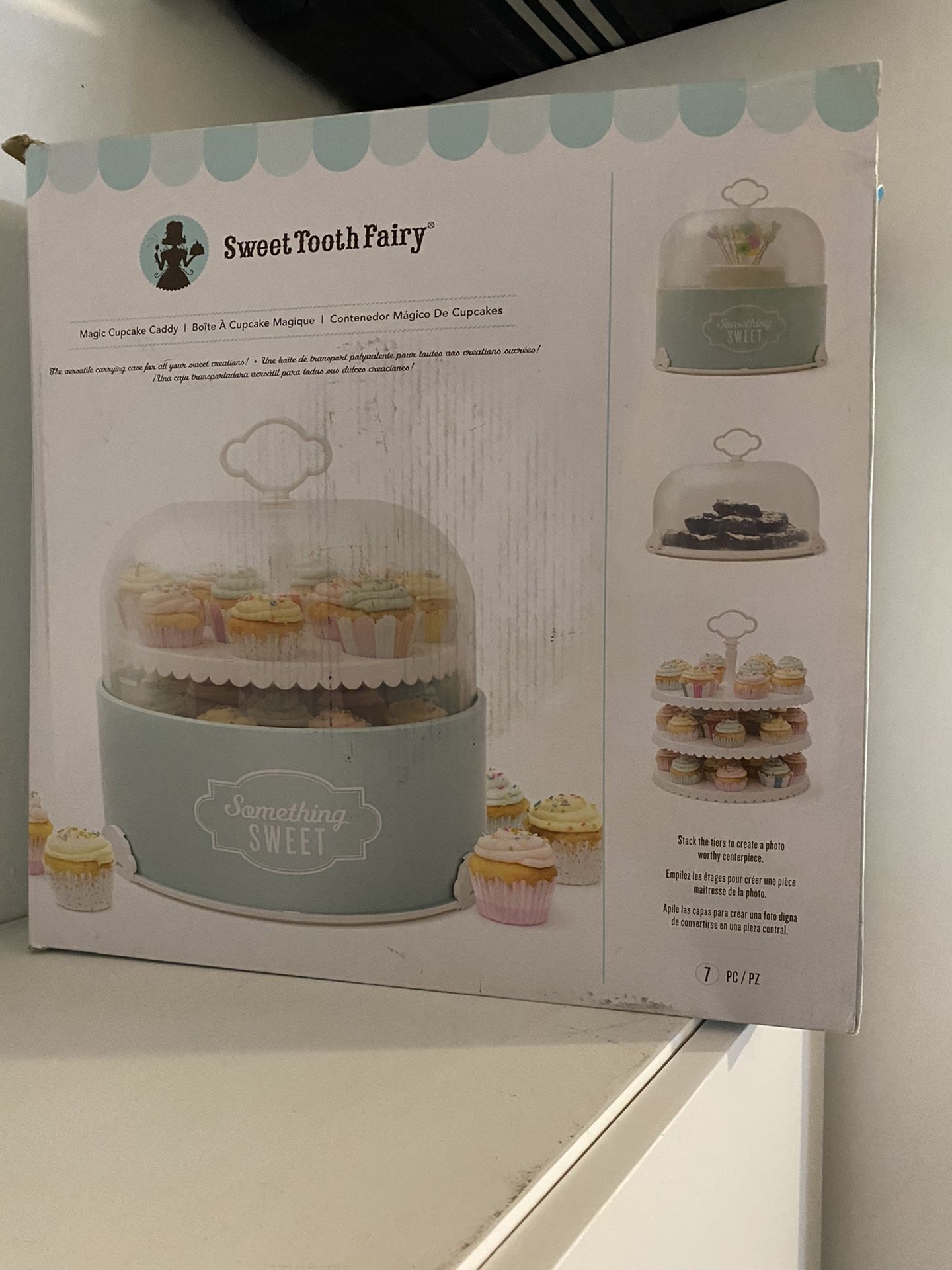 Cupcake Holder In Tiffany Blue Color
