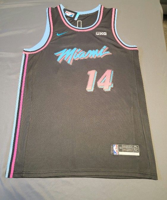 Miami Heat Tyler Herro Jersey
Size: Mens Large