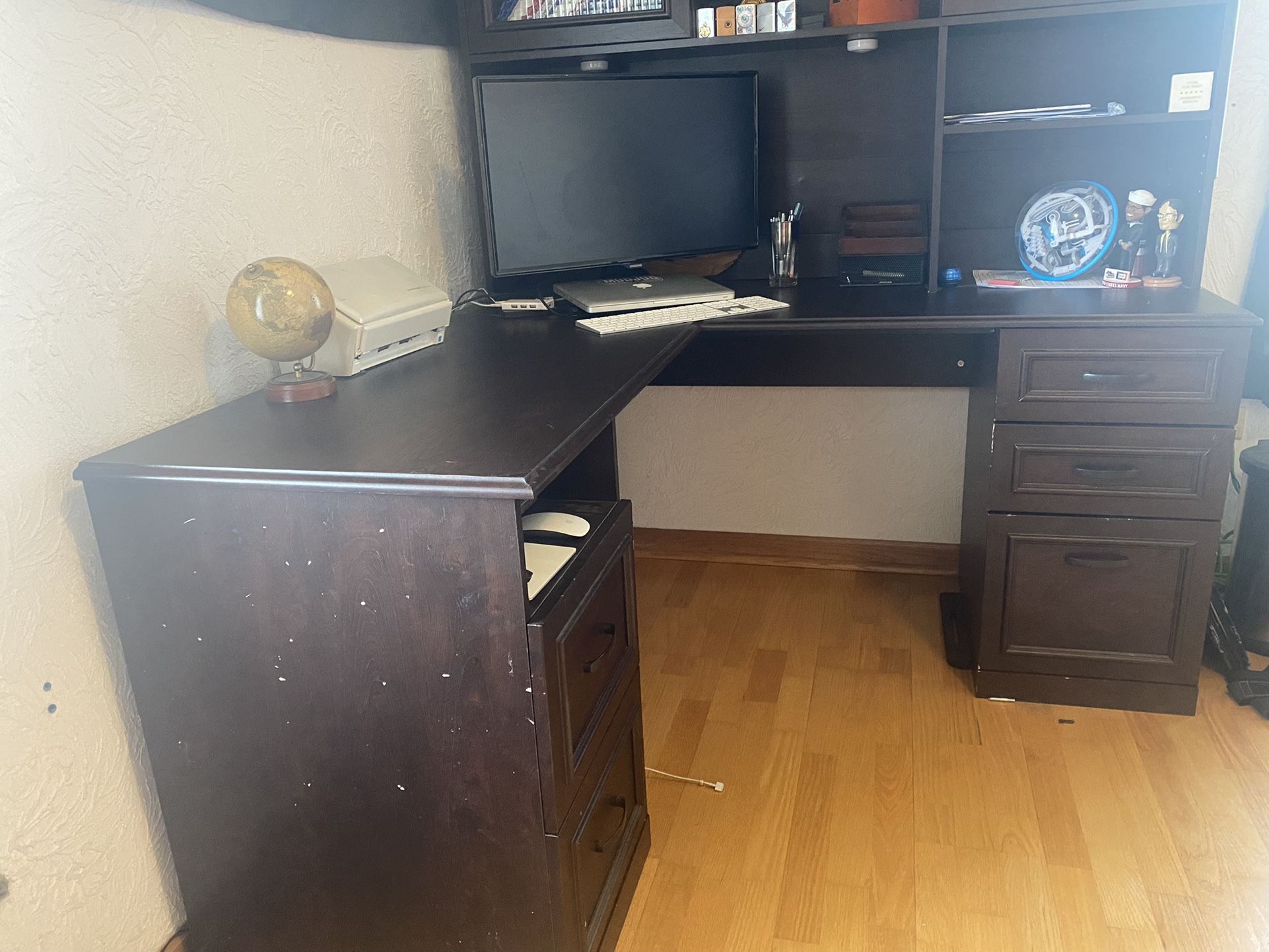 L Shaped Desk With Hutch And Chair