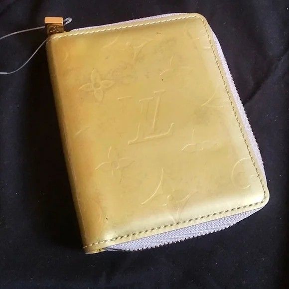 LOUIS VUITTON lv leather VERNIS COMPACT ZIPPY WALLET mini light green gold