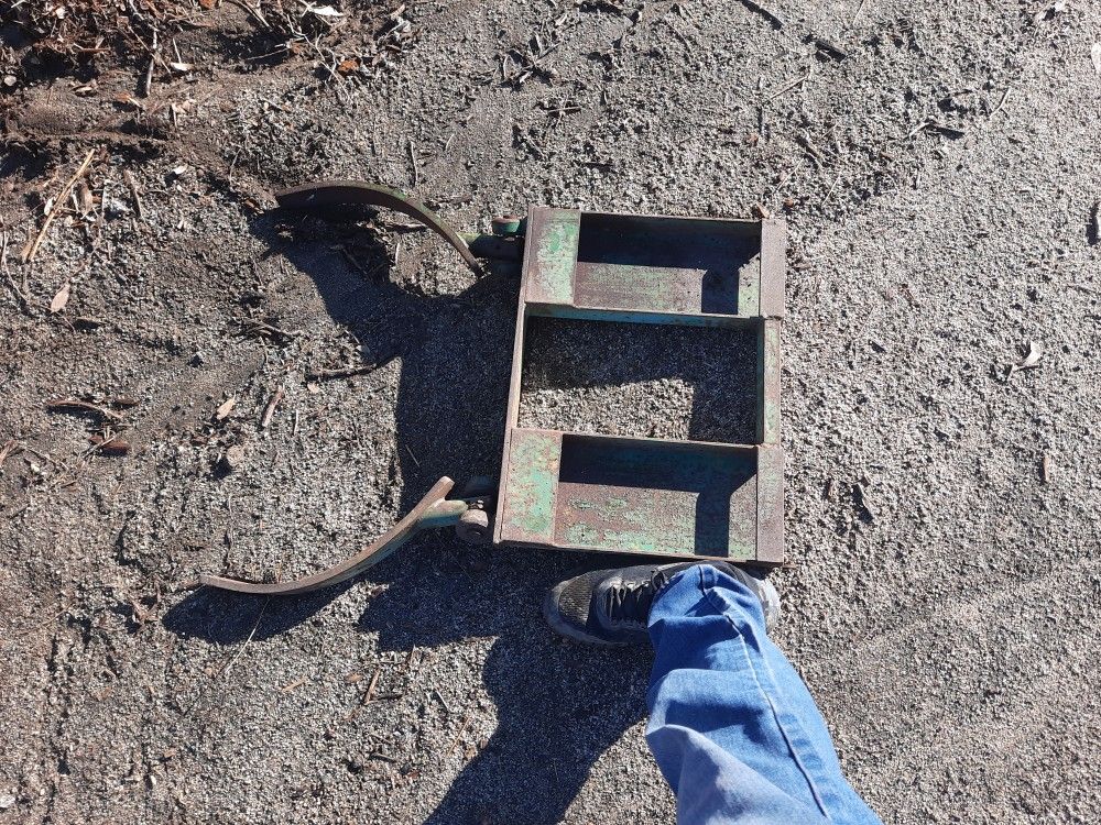 Forklift barrel Drum Clamp Attachment Look