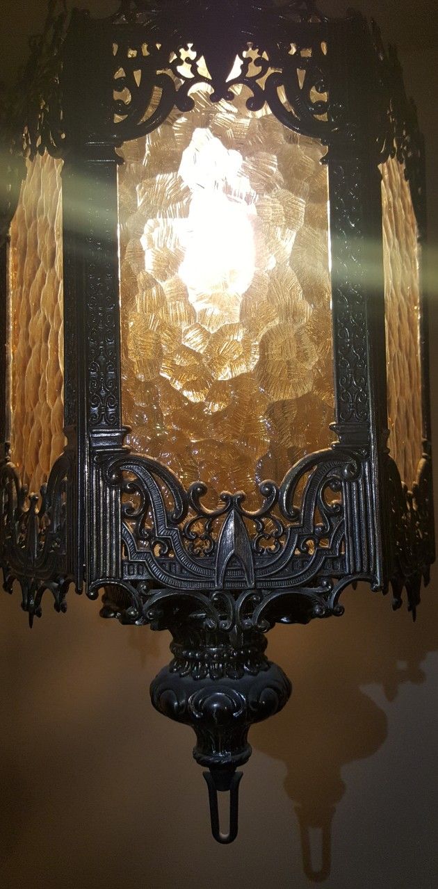 Vintage Gothic Style Pendant Light - Perfect Plug Light for a indoor Haloween Party