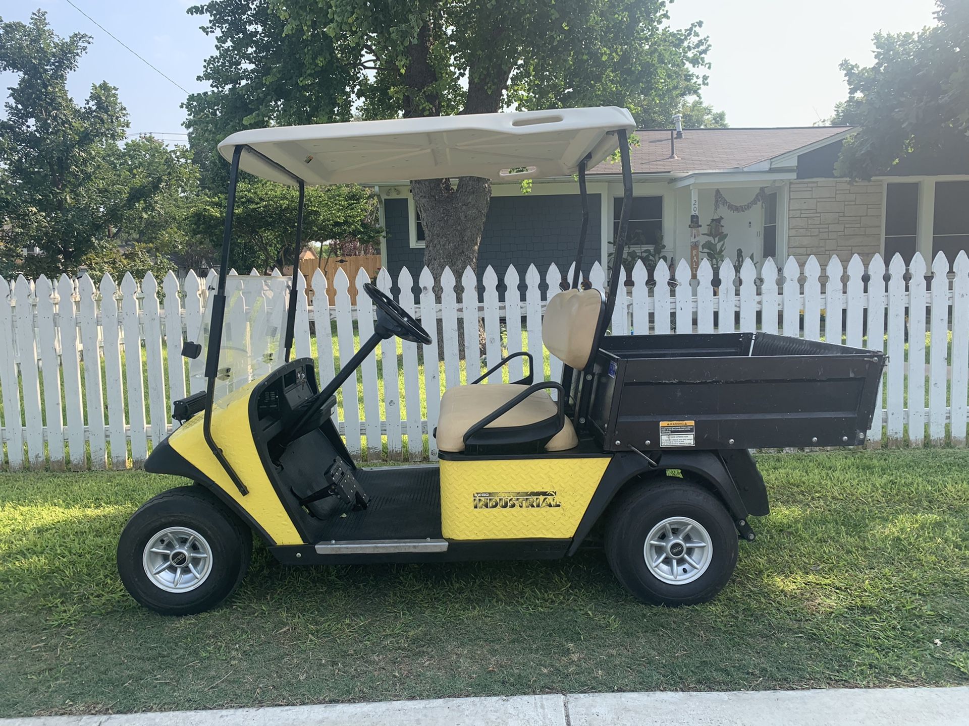 Ezgo Industrial w/ Dump Bed Golf Cart for Sale in