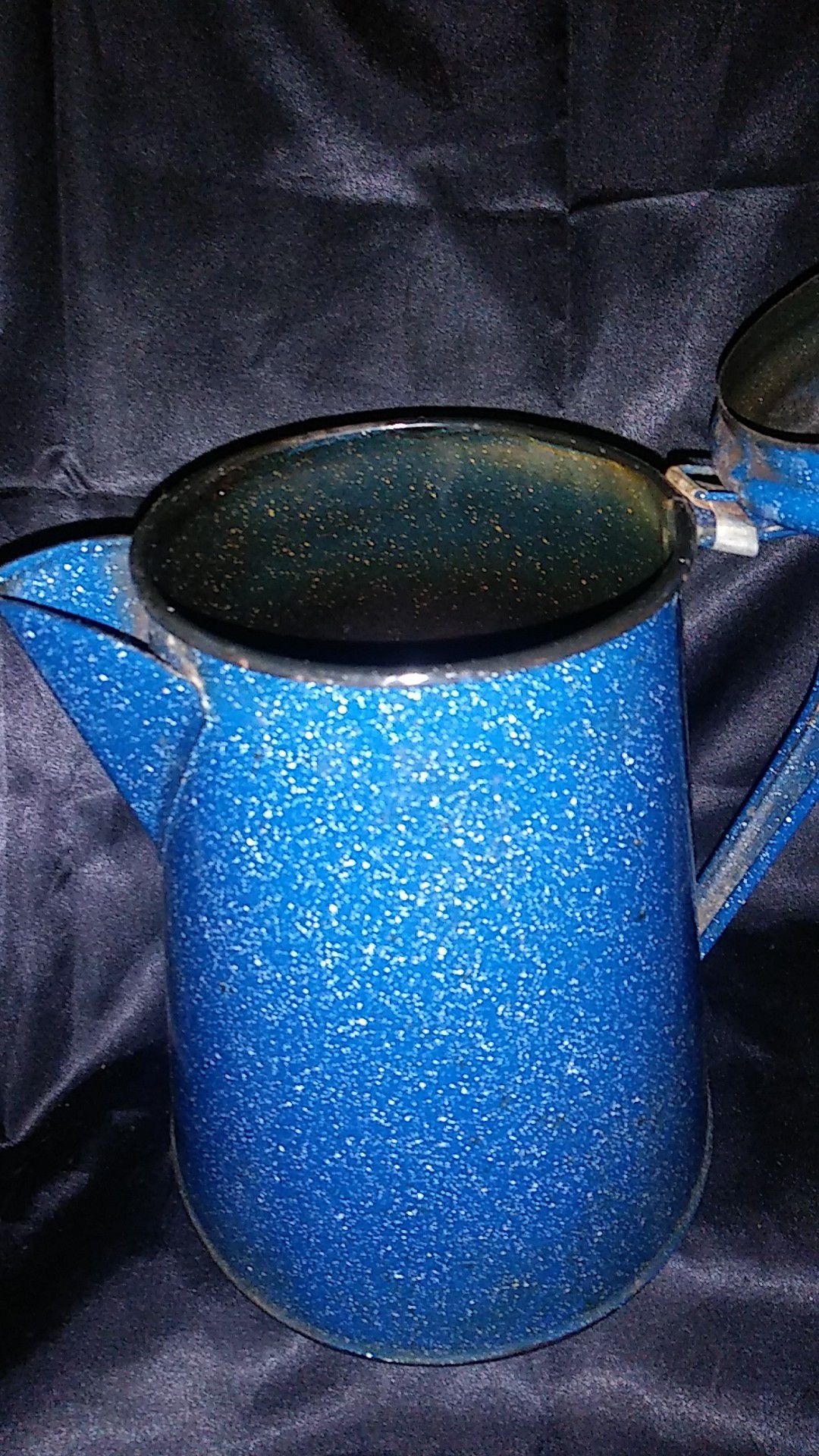 VTG ? Large 10" Blue White Speckled Coffee Pot Tea Kettle Farm House Decor