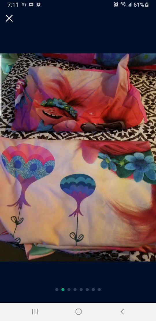 Trolls Bed Set With Extras
