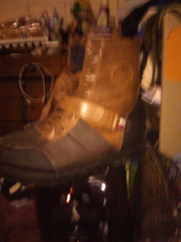 Ladies 7 Tommy Hilfiger Snow Boots