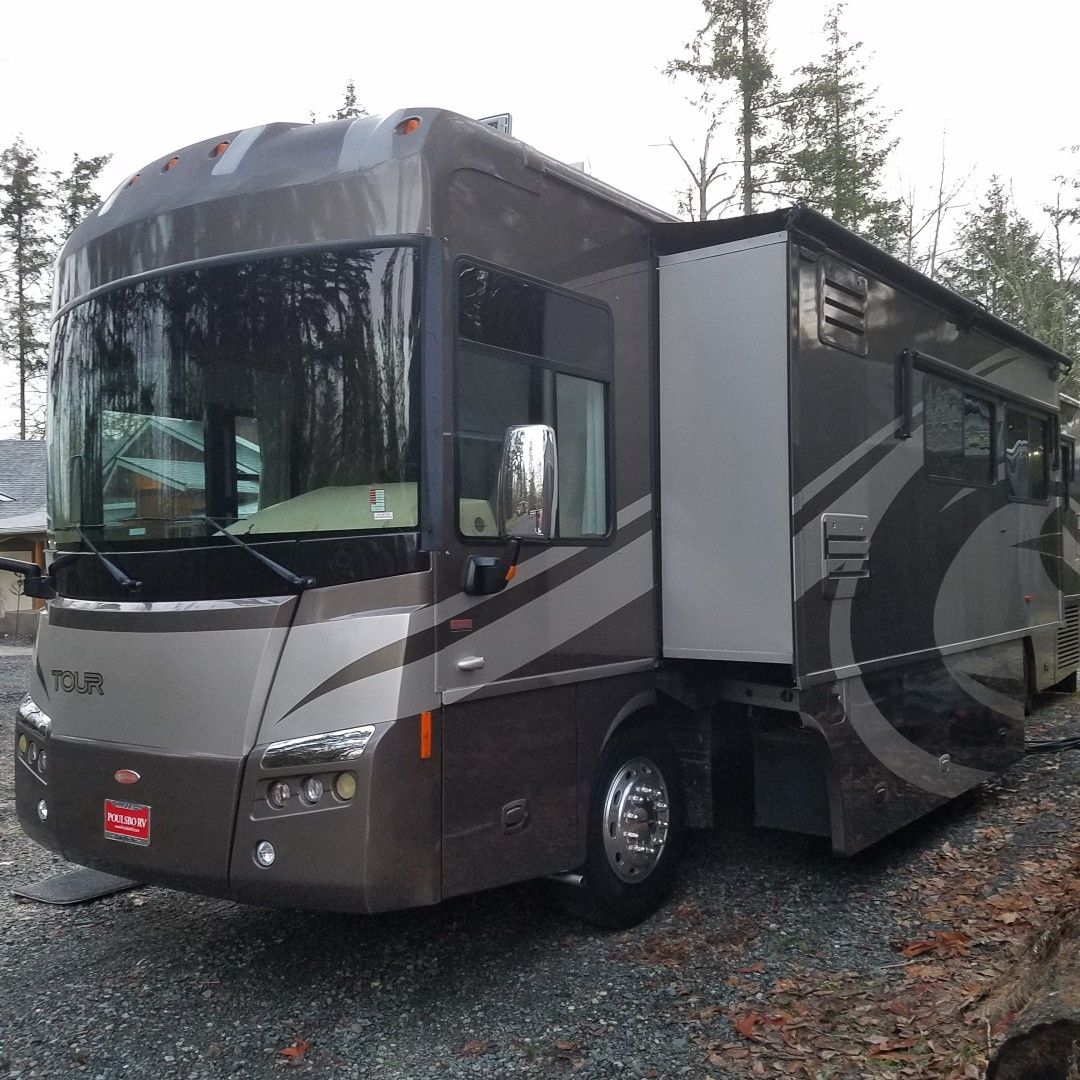 2007 Winnebago 40' Slides, Diesel Cummins ISL 400+ hp Freightliner ...